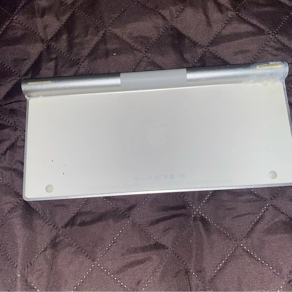 𝅺Genuine Apple Wireless Bluetooth Keyboard Mac Aluminium